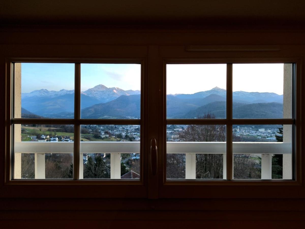 Hipyrenees - *
